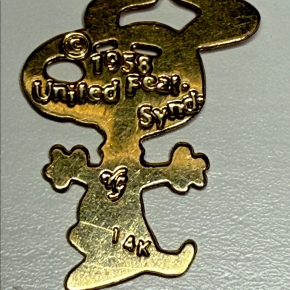 Rare 14K 1958 Gold snoopy Pendant charm ⭐️ rare find date peanuts 1950’s cartoon - Picture 6 of 12